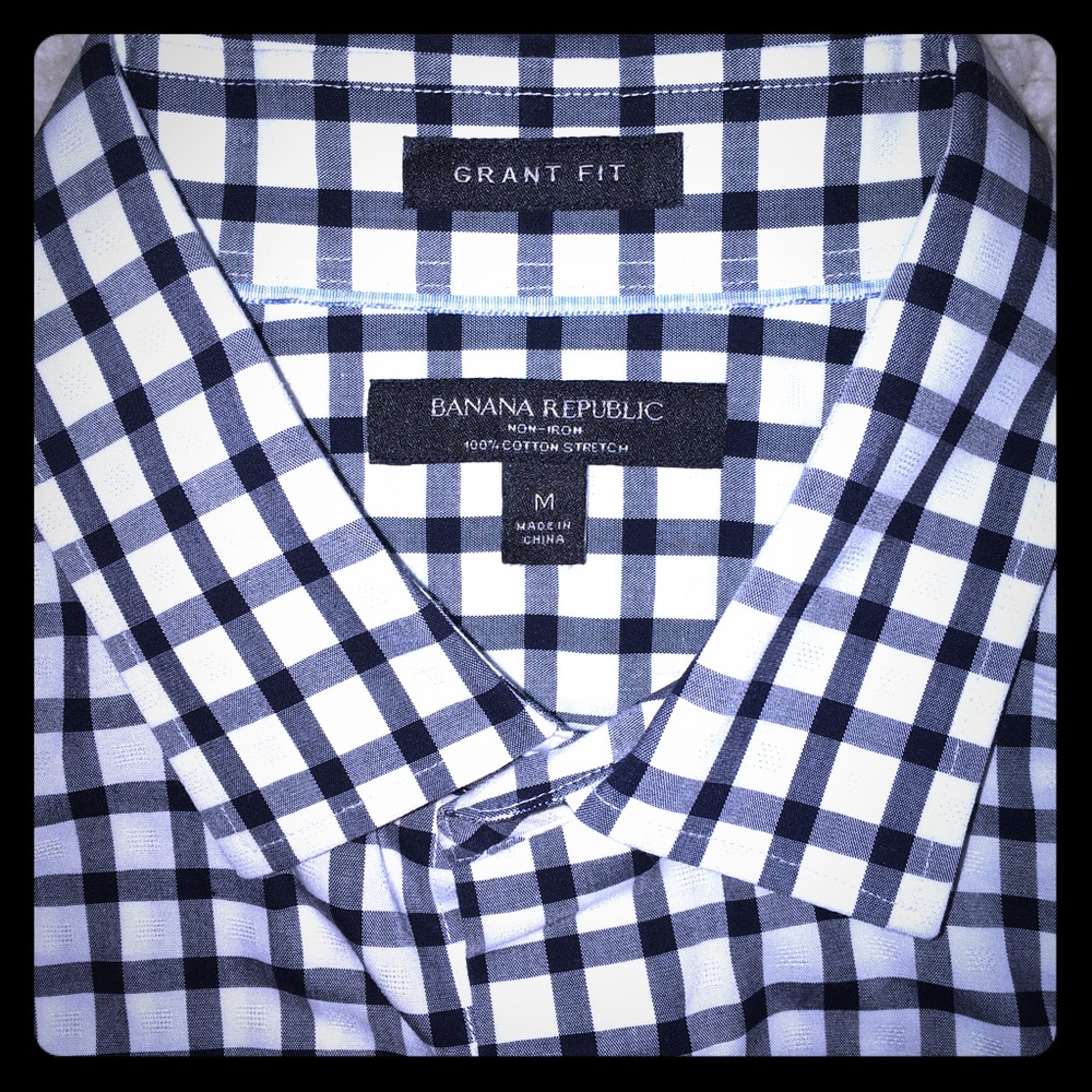 Banana Republic Non-Iron Grant Fit LS - Medium